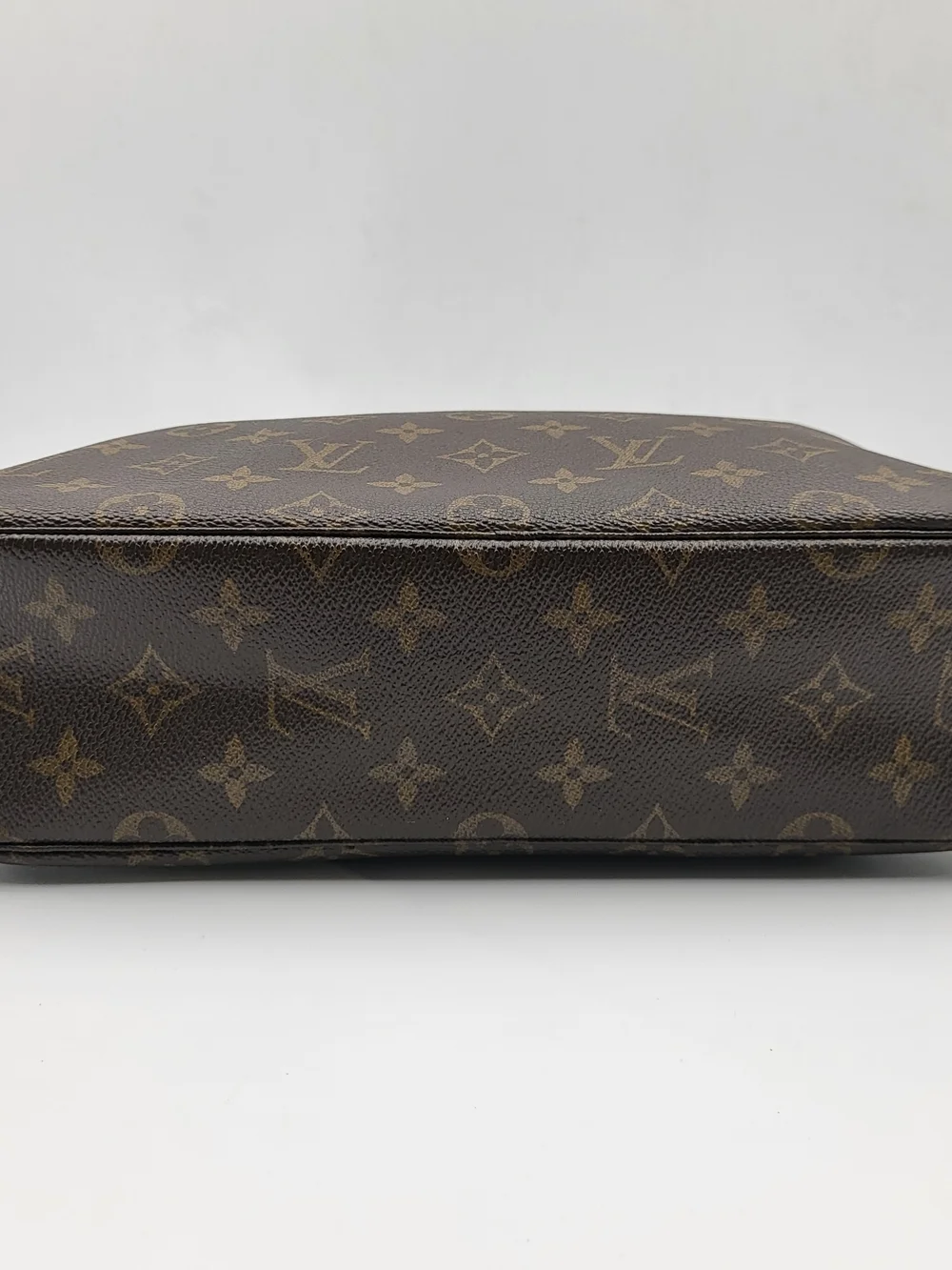 LOUIS VUITTON Monogram Trousse Toilette 28 Cosmetic Pouch, Authentic w/COA.